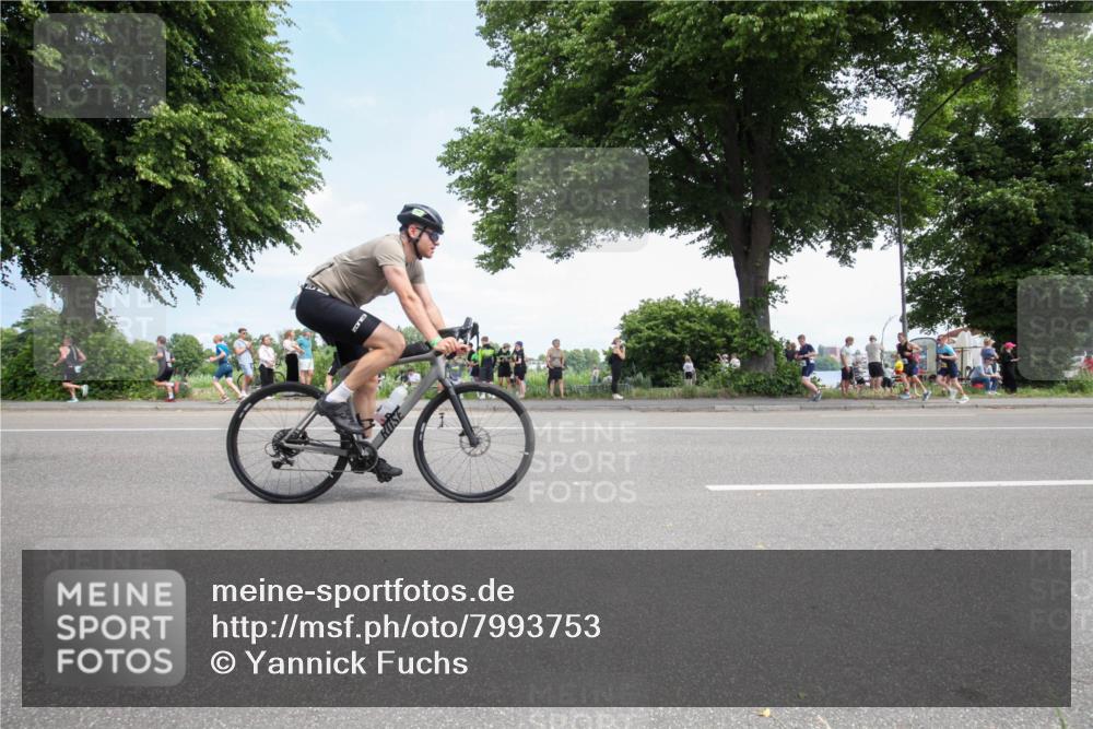 15.06.2025 - 7 Türme Triathlon Yannick Fuchs http://msf.ph/oto/7993753 15.06.2025 13:32:45 Radfahren 398, 585, 644, 1066 meine-sportfotos.de