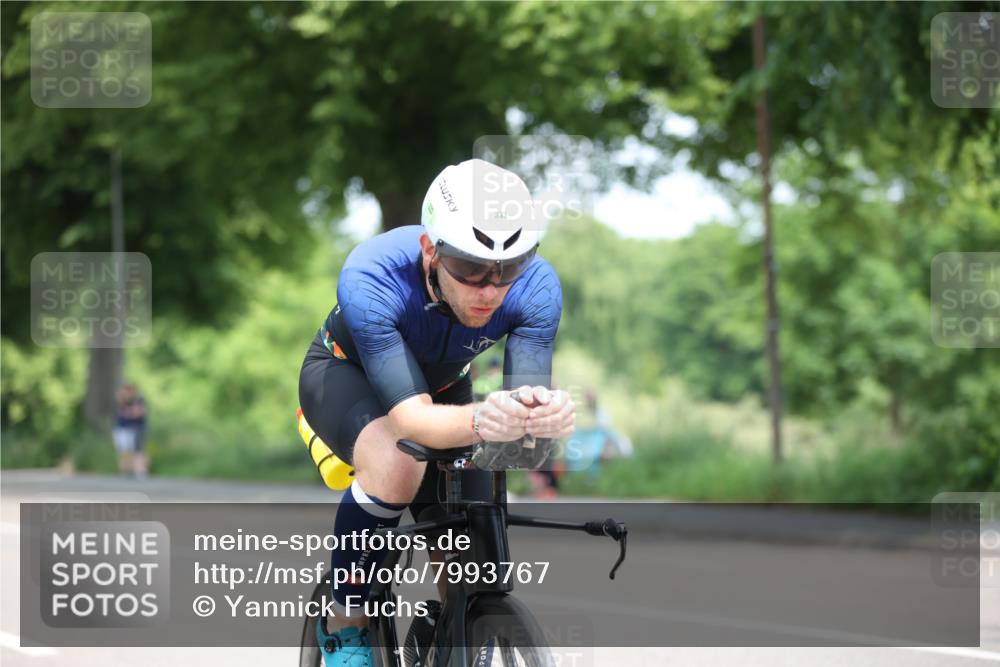 15.06.2025 - 7 Türme Triathlon Yannick Fuchs http://msf.ph/oto/7993767 15.06.2025 12:07:50 Radfahren 280, 282, 285, 292, 333 meine-sportfotos.de