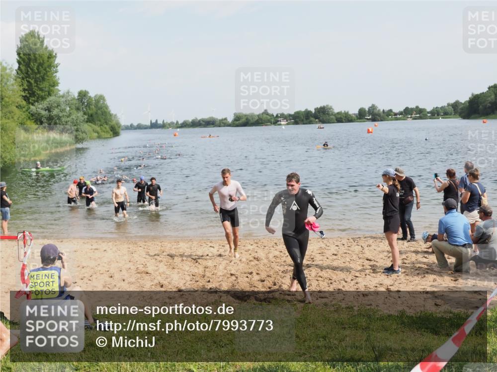 21.06.2025 - 27. Vierlanden-Triathlon MichiJ http://msf.ph/oto/7993773 15.06.2026 09:55:45 Schwimmen 273, 280, 283, 300, 303, 322, 331, 338 meine-sportfotos.de