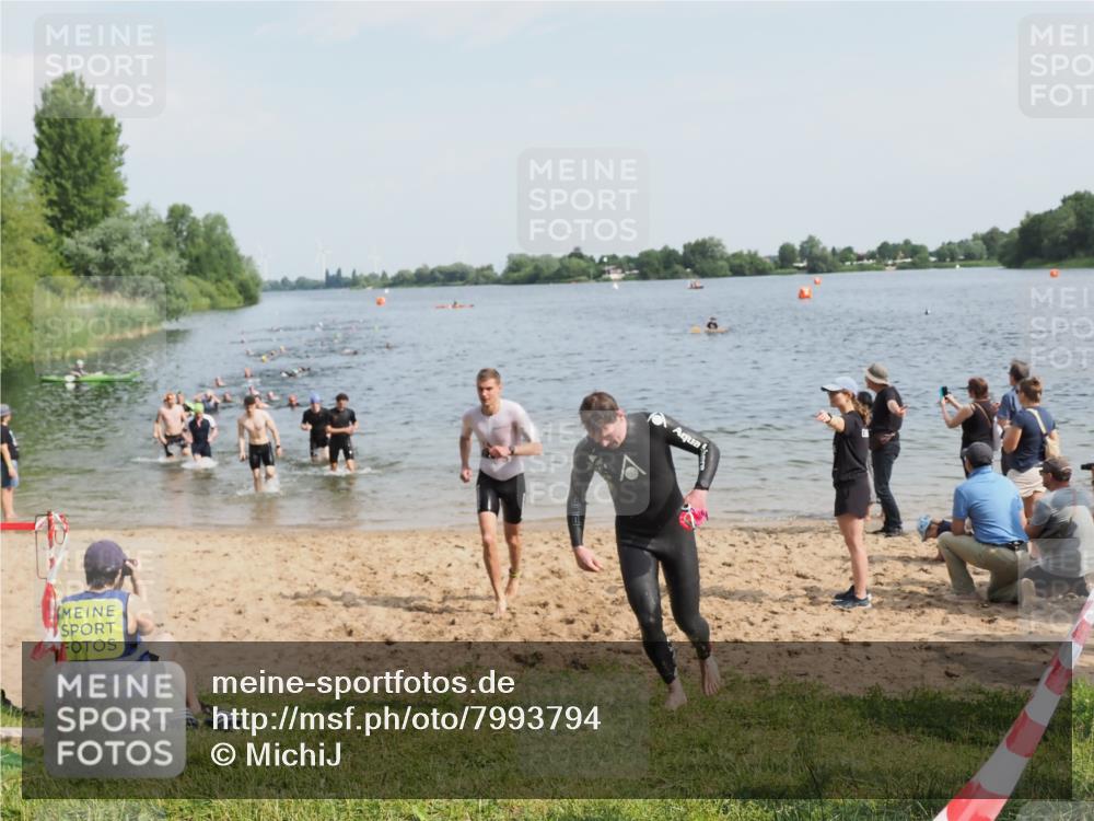 21.06.2025 - 27. Vierlanden-Triathlon MichiJ http://msf.ph/oto/7993794 15.06.2026 09:55:46 Schwimmen 273, 280, 283, 300, 303, 322, 331, 338 meine-sportfotos.de