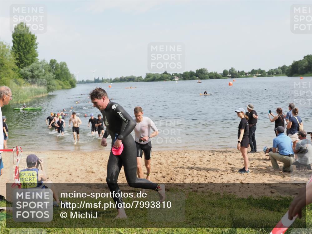 21.06.2025 - 27. Vierlanden-Triathlon MichiJ http://msf.ph/oto/7993810 15.06.2026 09:55:46 Schwimmen 273, 280, 283, 300, 303, 322, 331, 338 meine-sportfotos.de