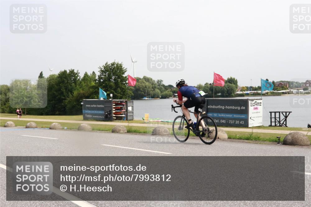 15.06.2025 - 27. Vierlanden-Triathlon H.Heesch http://msf.ph/oto/7993812 15.06.2025 11:18:24 Radfahren 750, 816 meine-sportfotos.de