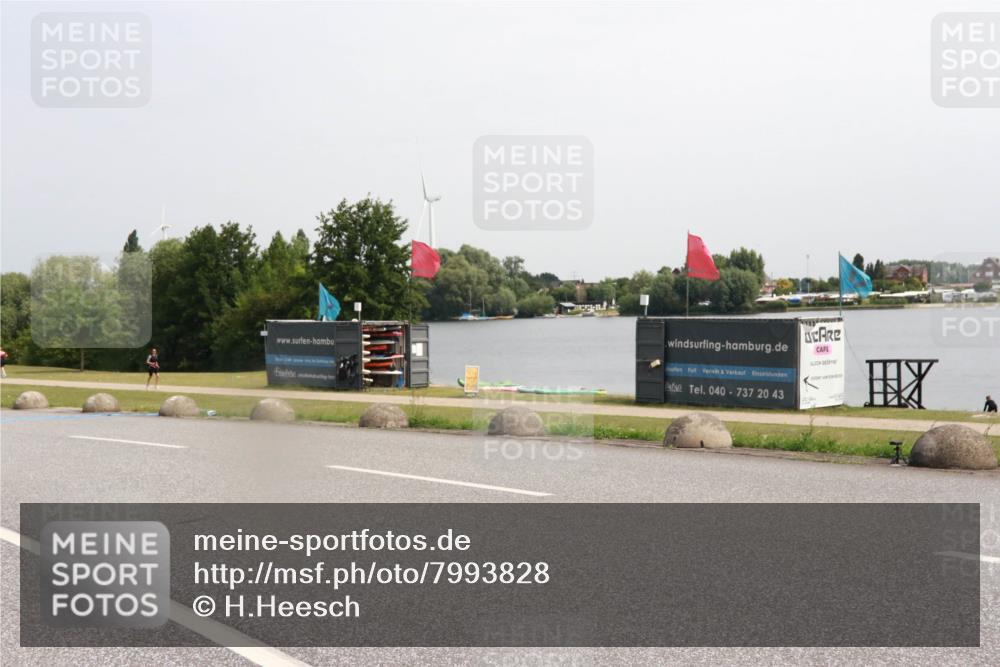 15.06.2025 - 27. Vierlanden-Triathlon H.Heesch http://msf.ph/oto/7993828 15.06.2025 11:18:26 Radfahren 219, 750, 816 meine-sportfotos.de