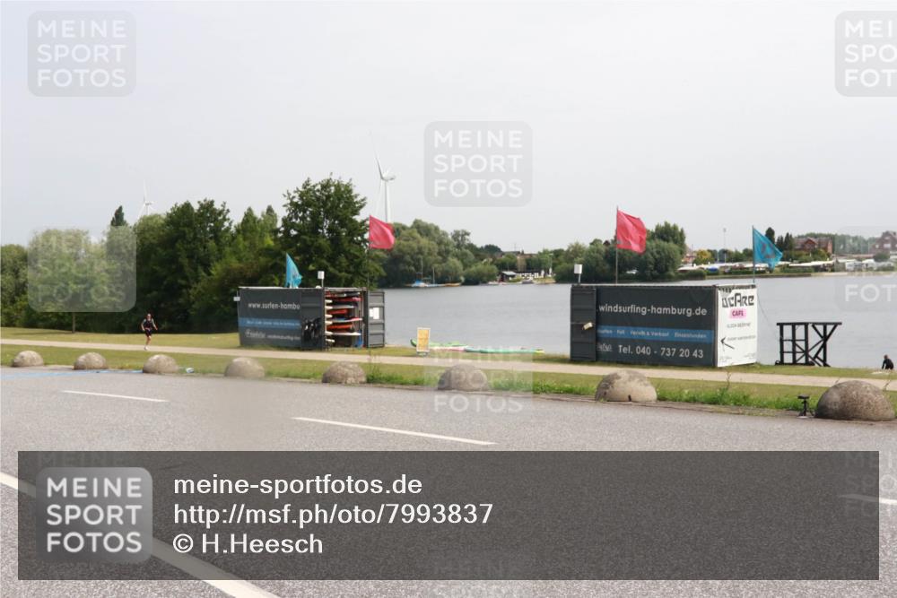 15.06.2025 - 27. Vierlanden-Triathlon H.Heesch http://msf.ph/oto/7993837 15.06.2025 11:18:26 Radfahren 219, 750, 816 meine-sportfotos.de