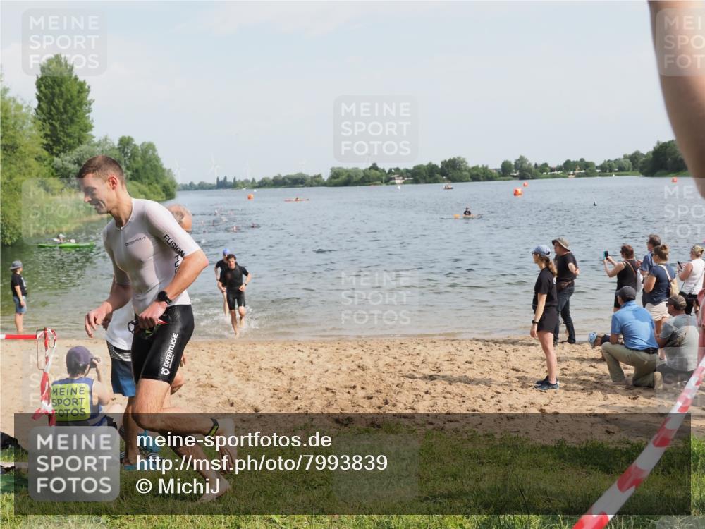 21.06.2025 - 27. Vierlanden-Triathlon MichiJ http://msf.ph/oto/7993839 15.06.2026 09:55:48 Schwimmen 273, 280, 283, 300, 303, 308, 322, 331, 338 meine-sportfotos.de