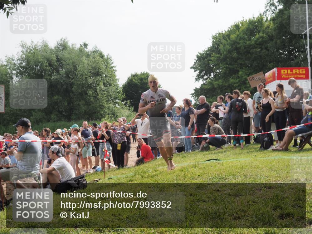 15.06.2025 - 27. Vierlanden-Triathlon KatJ http://msf.ph/oto/7993852 15.06.2025 09:54:32 Schwimmen 253, 255, 261, 318, 342, 354 meine-sportfotos.de
