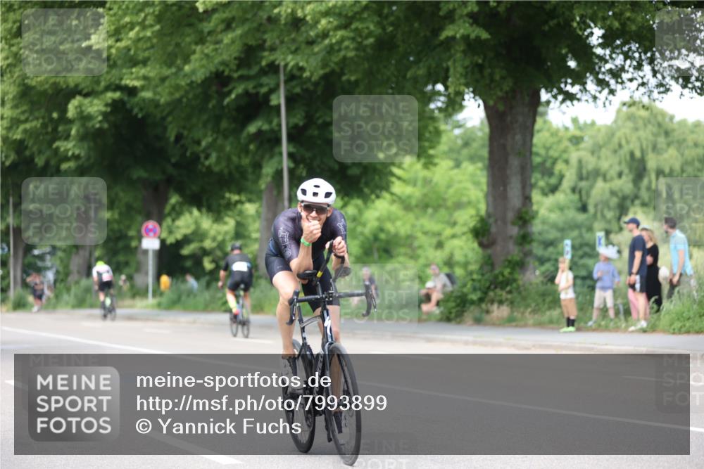15.06.2025 - 7 Türme Triathlon Yannick Fuchs http://msf.ph/oto/7993899 15.06.2025 13:07:51 Radfahren 475, 479 meine-sportfotos.de