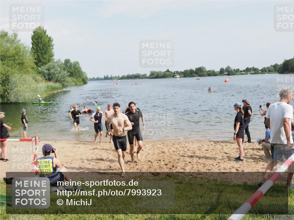 21.06.2025 - 27. Vierlanden-Triathlon MichiJ http://msf.ph/oto/7993923 15.06.2026 09:55:51 Schwimmen 280, 283, 300, 303, 308, 310, 322, 331, 338 meine-sportfotos.de