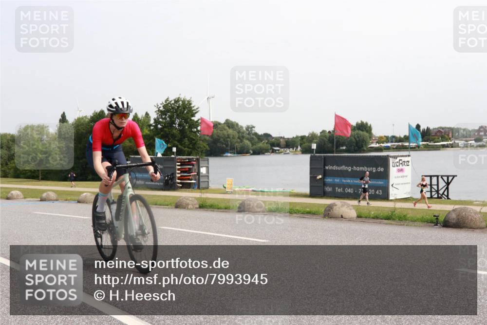 15.06.2025 - 27. Vierlanden-Triathlon H.Heesch http://msf.ph/oto/7993945 15.06.2025 11:19:40 Radfahren 205 meine-sportfotos.de