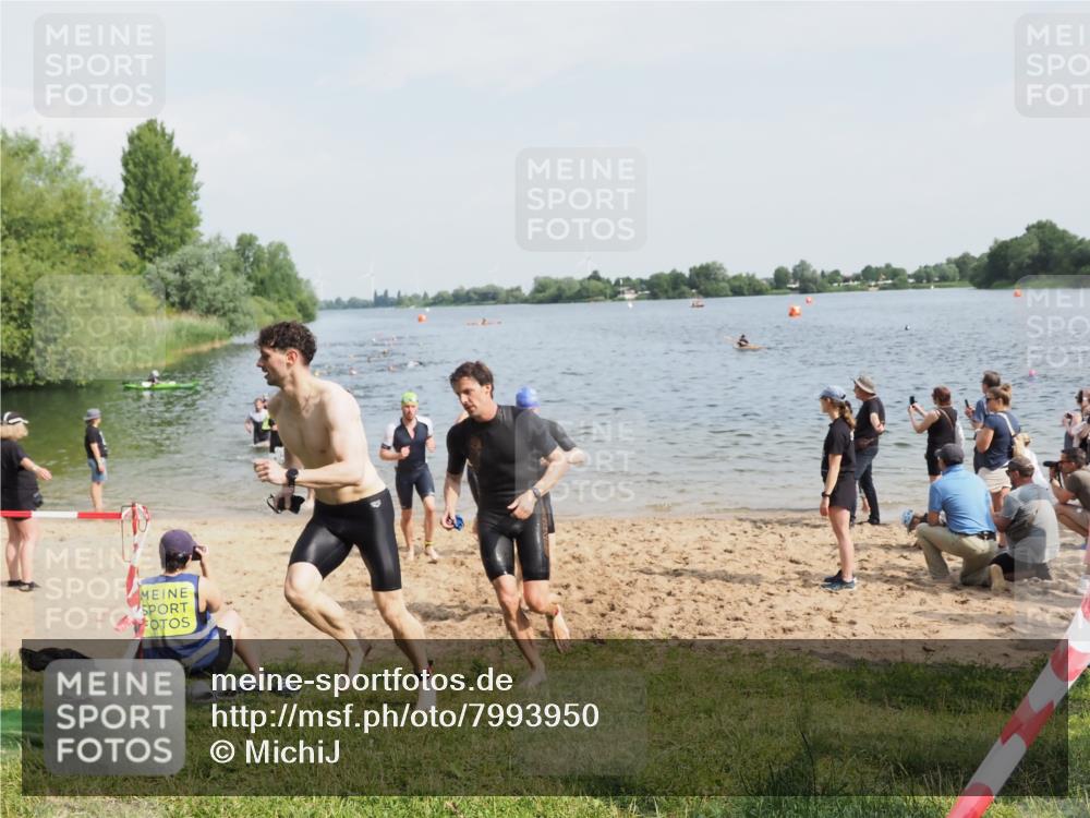 21.06.2025 - 27. Vierlanden-Triathlon MichiJ http://msf.ph/oto/7993950 15.06.2026 09:55:52 Schwimmen 280, 283, 300, 303, 308, 310, 312, 322, 331, 338 meine-sportfotos.de