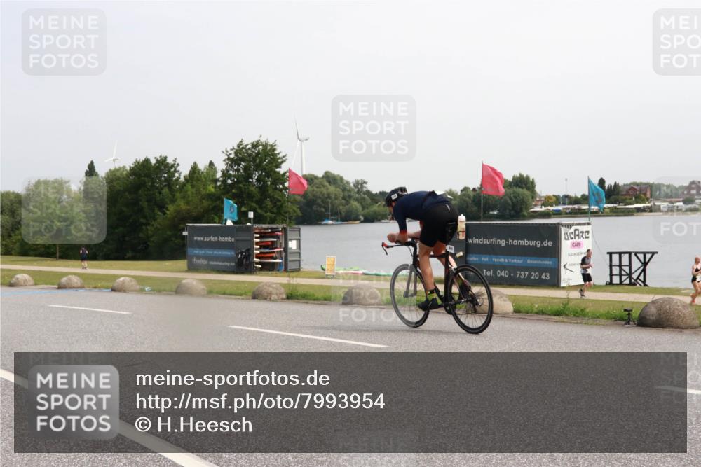 15.06.2025 - 27. Vierlanden-Triathlon H.Heesch http://msf.ph/oto/7993954 15.06.2025 11:19:40 Radfahren 205 meine-sportfotos.de