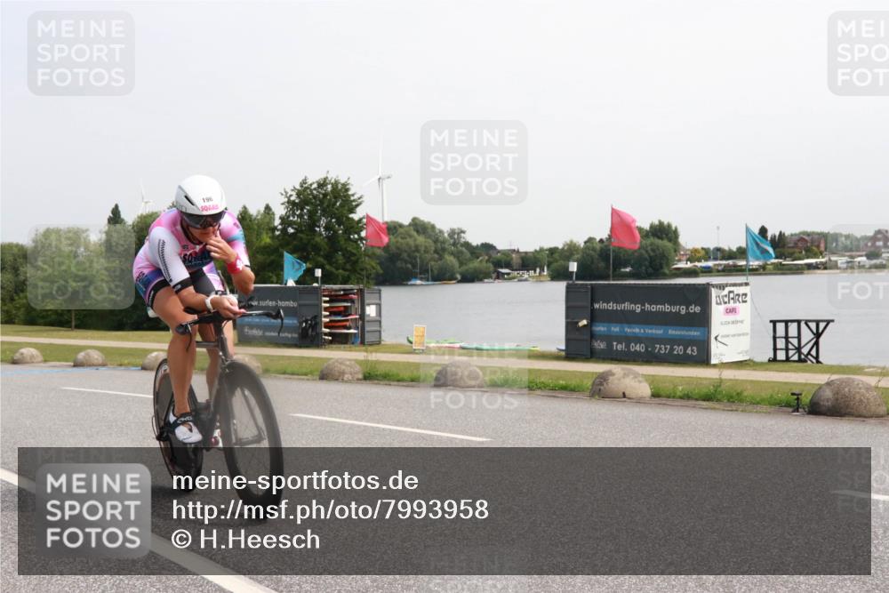 15.06.2025 - 27. Vierlanden-Triathlon H.Heesch http://msf.ph/oto/7993958 15.06.2025 11:19:47 Radfahren 196, 835 meine-sportfotos.de
