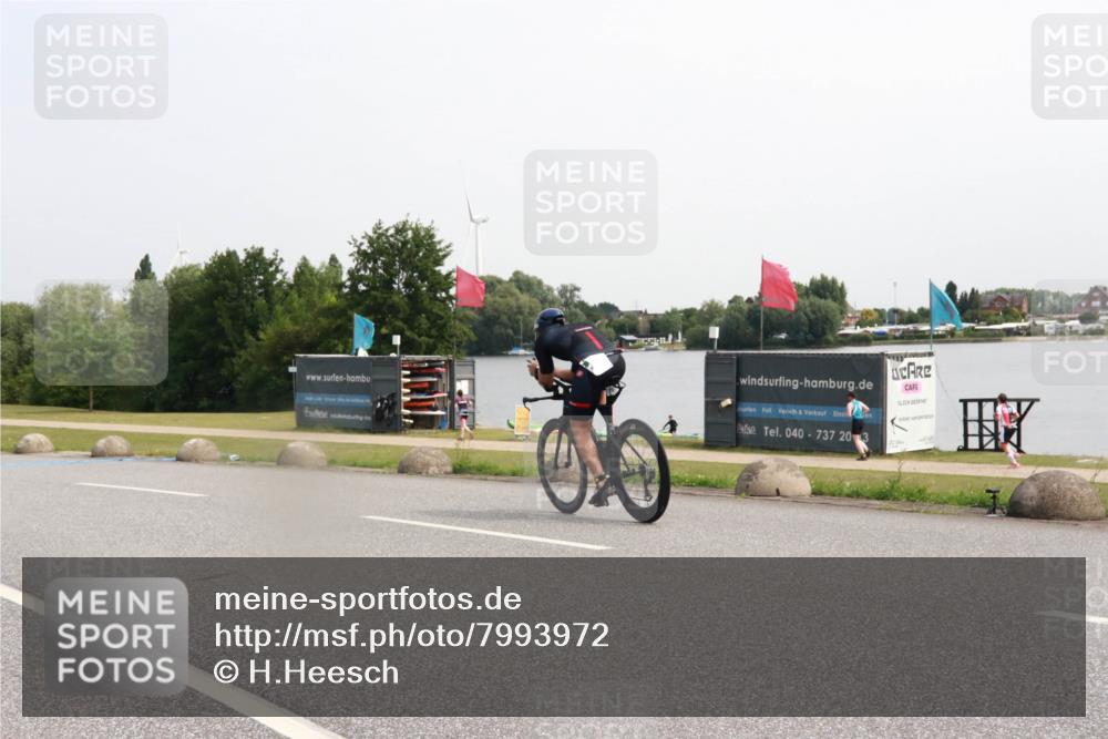 15.06.2025 - 27. Vierlanden-Triathlon H.Heesch http://msf.ph/oto/7993972 15.06.2025 11:19:56 Radfahren 772, 982 meine-sportfotos.de