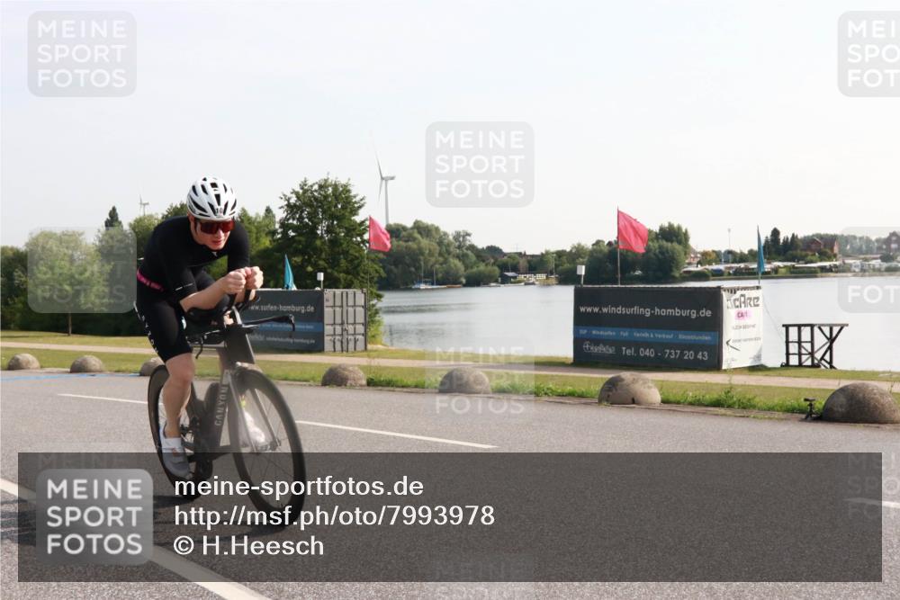 15.06.2025 - 27. Vierlanden-Triathlon H.Heesch http://msf.ph/oto/7993978 15.06.2025 09:03:10 Radfahren 10 meine-sportfotos.de