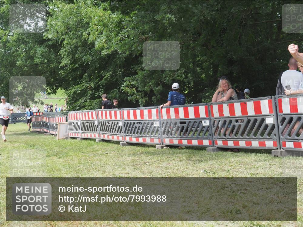 21.06.2025 - 27. Vierlanden-Triathlon KatJ http://msf.ph/oto/7993988 15.06.2025 12:41:30 Ziel 20, 27 meine-sportfotos.de