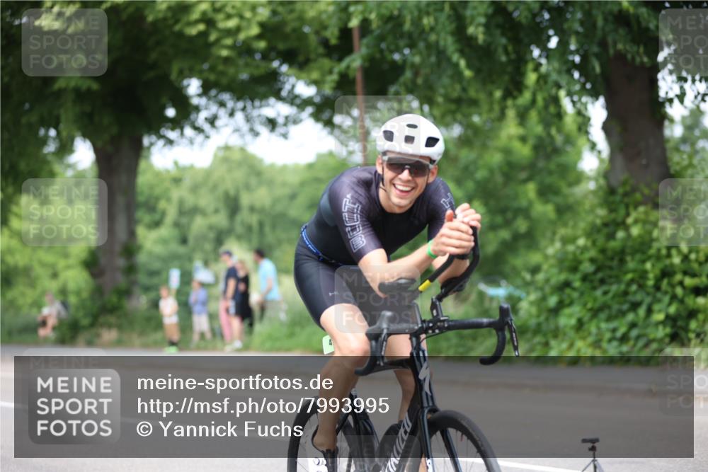 15.06.2025 - 7 Türme Triathlon Yannick Fuchs http://msf.ph/oto/7993995 15.06.2025 13:07:52 Radfahren 437, 475, 479 meine-sportfotos.de