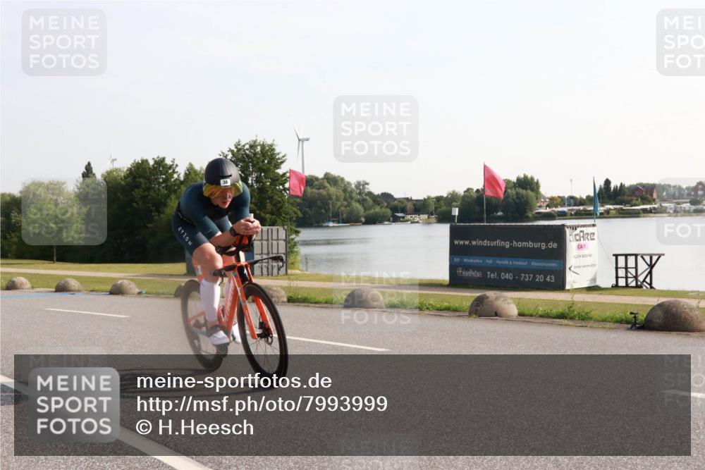 15.06.2025 - 27. Vierlanden-Triathlon H.Heesch http://msf.ph/oto/7993999 15.06.2025 09:03:16 Radfahren 38, 185 meine-sportfotos.de