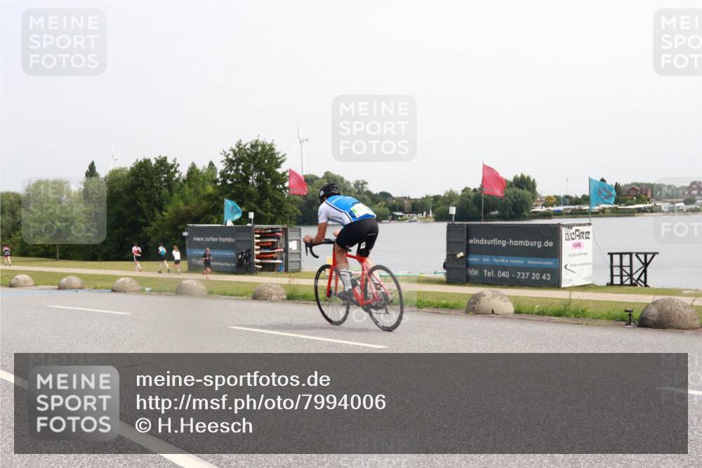 15.06.2025 - 27. Vierlanden-Triathlon H.Heesch http://msf.ph/oto/7994006 15.06.2025 11:20:08 Radfahren 3, 232, 789, 811, 968 meine-sportfotos.de