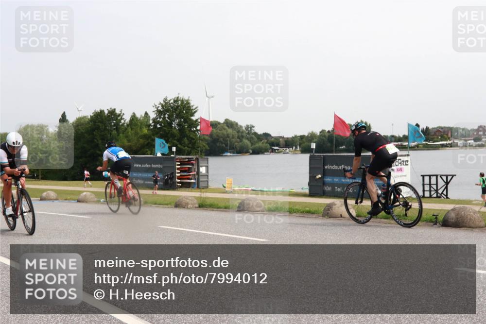 15.06.2025 - 27. Vierlanden-Triathlon H.Heesch http://msf.ph/oto/7994012 15.06.2025 11:20:08 Radfahren 3, 232, 789, 811, 968 meine-sportfotos.de