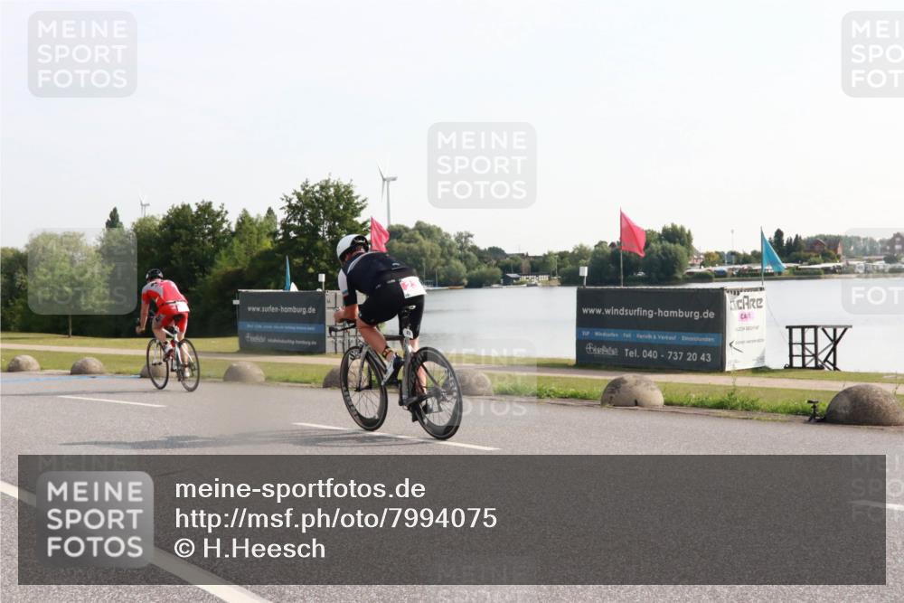 15.06.2025 - 27. Vierlanden-Triathlon H.Heesch http://msf.ph/oto/7994075 15.06.2025 09:05:03 Radfahren 82, 162 meine-sportfotos.de