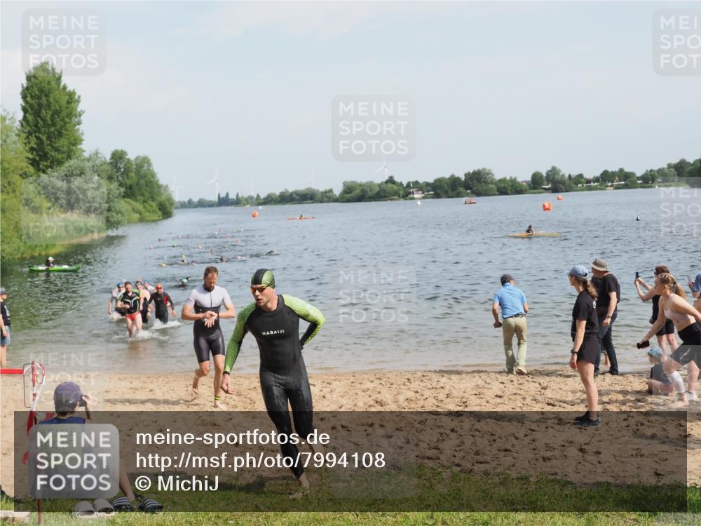 21.06.2025 - 27. Vierlanden-Triathlon MichiJ http://msf.ph/oto/7994108 15.06.2026 09:56:00 Schwimmen 268, 280, 283, 285, 308, 310, 312, 322, 357 meine-sportfotos.de