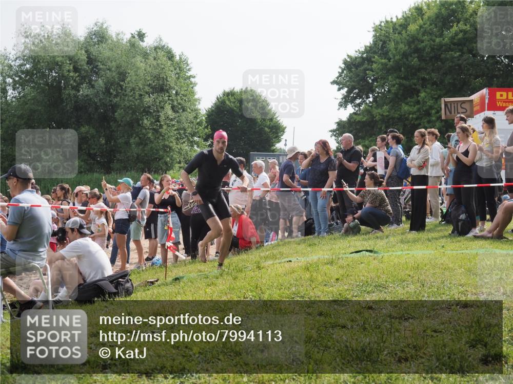 15.06.2025 - 27. Vierlanden-Triathlon KatJ http://msf.ph/oto/7994113 15.06.2025 09:54:39 Schwimmen 262, 294, 318, 354 meine-sportfotos.de