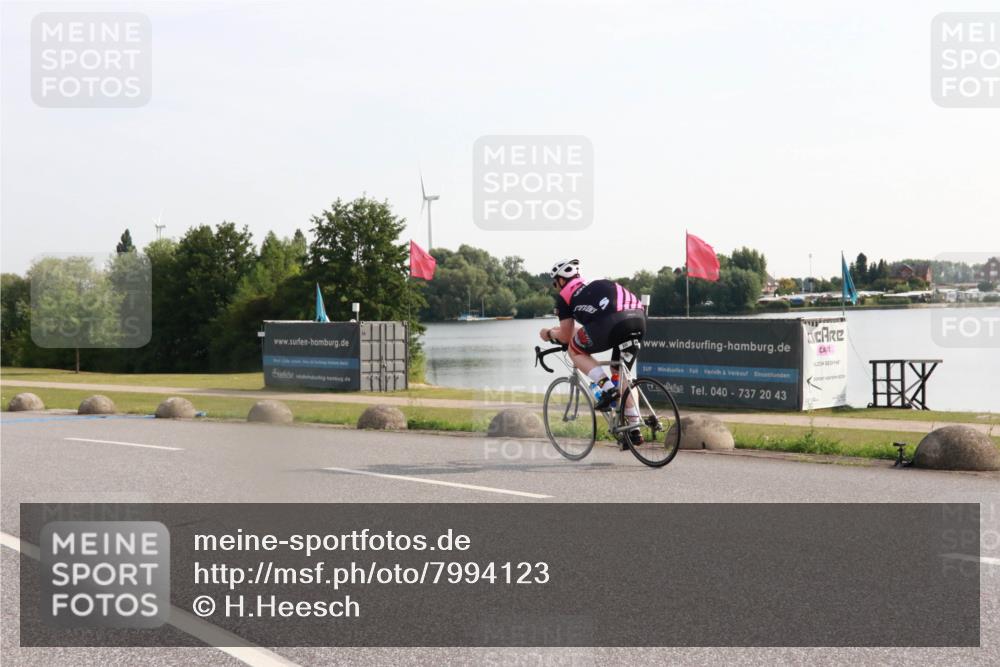 15.06.2025 - 27. Vierlanden-Triathlon H.Heesch http://msf.ph/oto/7994123 15.06.2025 09:06:38 Radfahren 241 meine-sportfotos.de