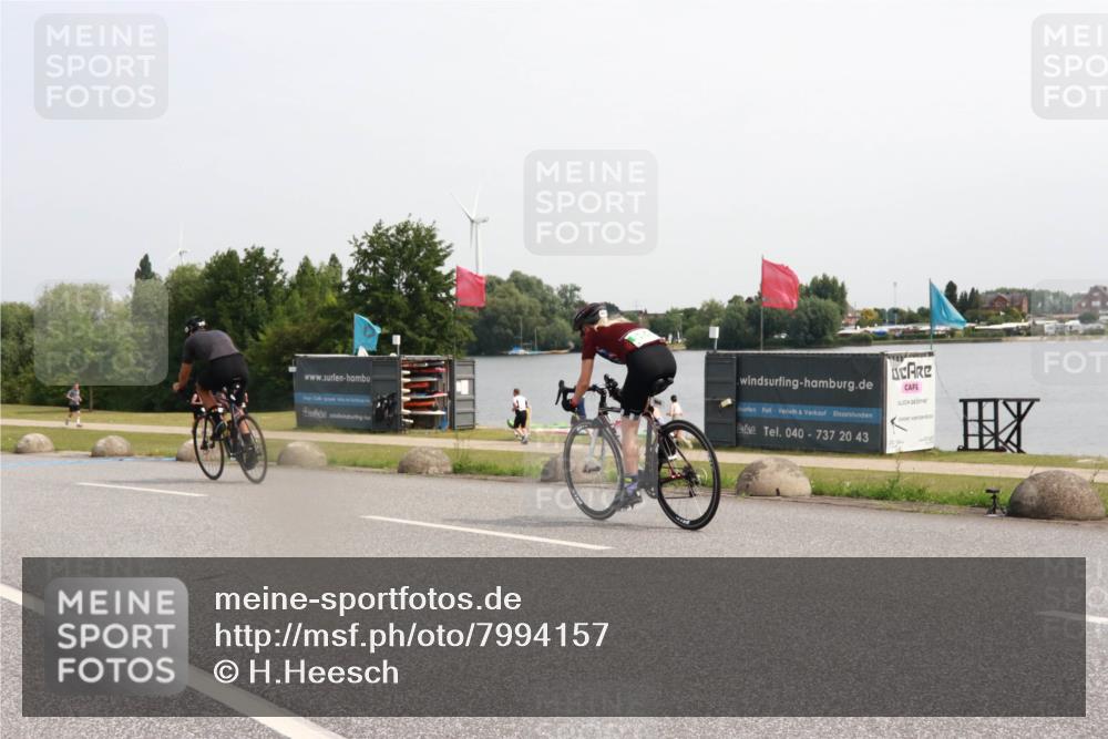 15.06.2025 - 27. Vierlanden-Triathlon H.Heesch http://msf.ph/oto/7994157 15.06.2025 11:20:53 Radfahren 237, 952, 958, 962 meine-sportfotos.de