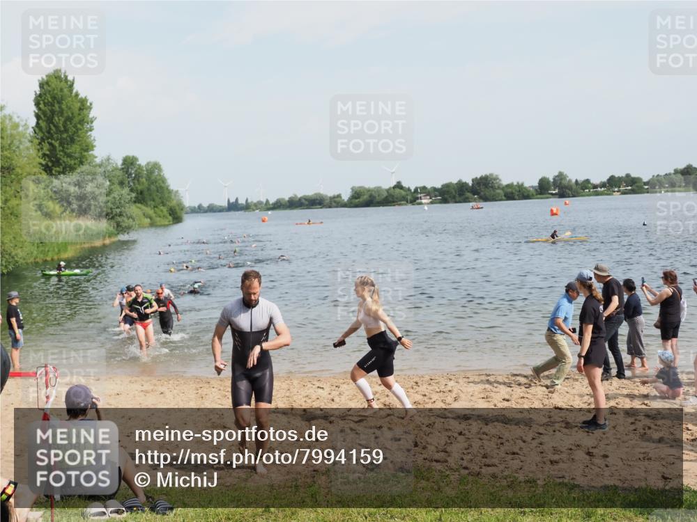 21.06.2025 - 27. Vierlanden-Triathlon MichiJ http://msf.ph/oto/7994159 15.06.2026 09:56:01 Schwimmen 268, 277, 283, 285, 308, 310, 312, 322, 357 meine-sportfotos.de