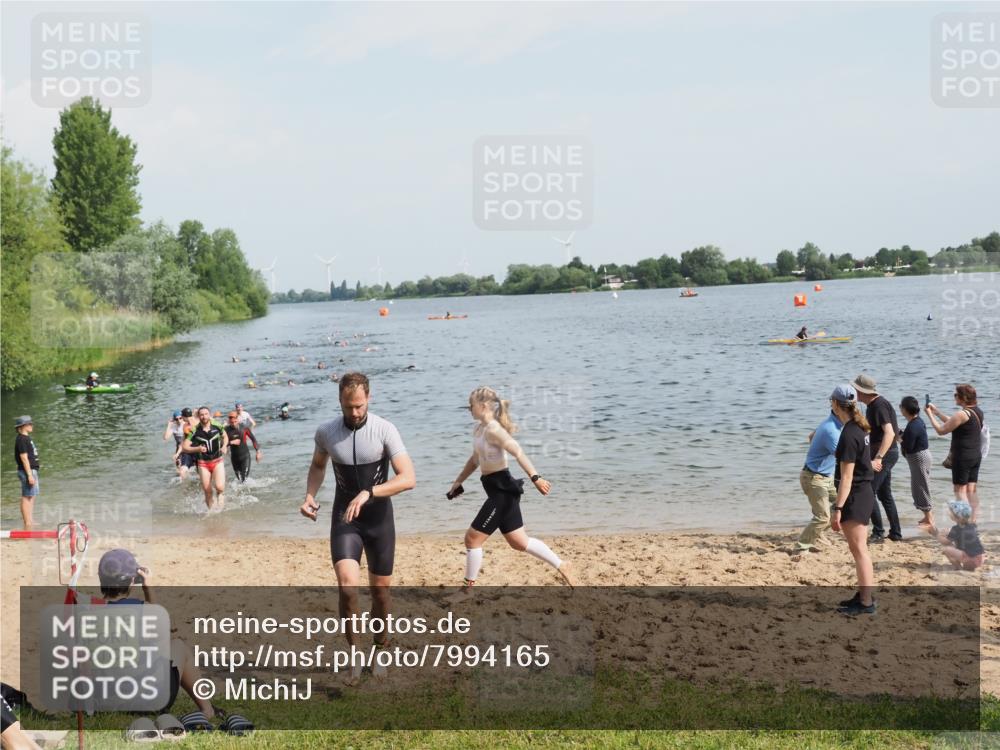 21.06.2025 - 27. Vierlanden-Triathlon MichiJ http://msf.ph/oto/7994165 15.06.2026 09:56:01 Schwimmen 268, 277, 283, 285, 308, 310, 312, 322, 357 meine-sportfotos.de