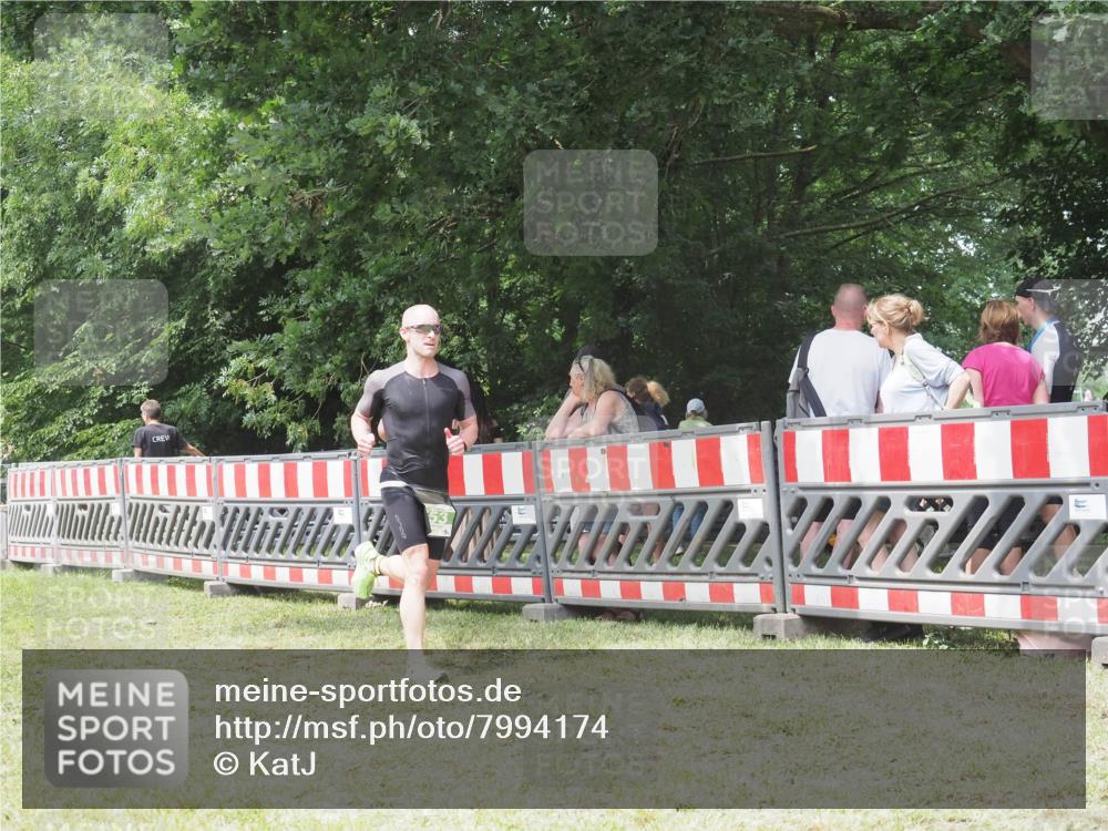 21.06.2025 - 27. Vierlanden-Triathlon KatJ http://msf.ph/oto/7994174 15.06.2025 12:41:42 Ziel 753 meine-sportfotos.de