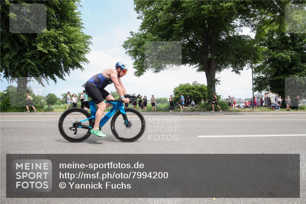 15.06.2025 - 7 Türme Triathlon Yannick Fuchs http://msf.ph/oto/7994200 15.06.2025 13:34:03 Radfahren 376, 926, 942, 1180 meine-sportfotos.de