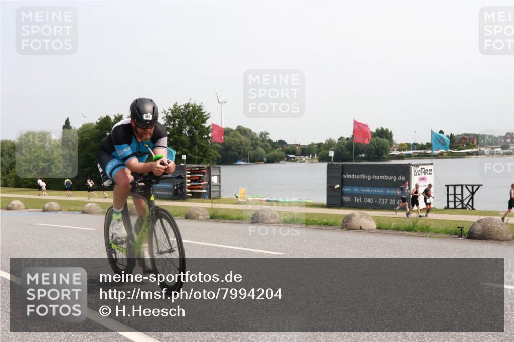15.06.2025 - 27. Vierlanden-Triathlon H.Heesch http://msf.ph/oto/7994204 15.06.2025 11:21:05 Radfahren 93, 856 meine-sportfotos.de