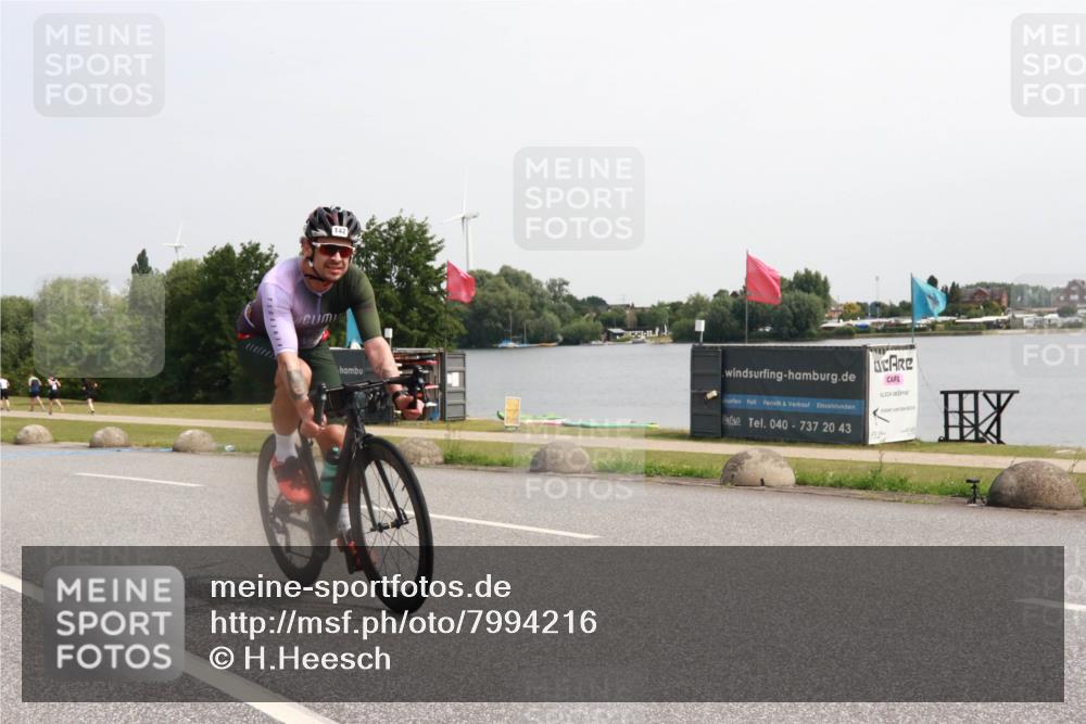 15.06.2025 - 27. Vierlanden-Triathlon H.Heesch http://msf.ph/oto/7994216 15.06.2025 11:21:09 Radfahren 93, 142, 856 meine-sportfotos.de