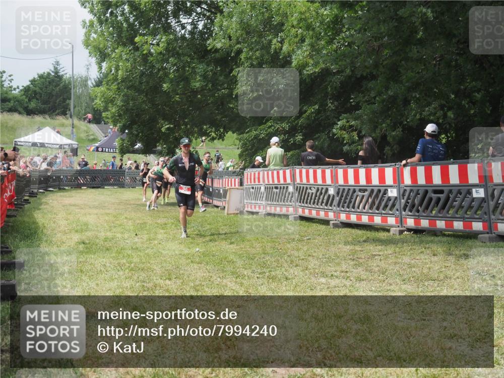 21.06.2025 - 27. Vierlanden-Triathlon KatJ http://msf.ph/oto/7994240 15.06.2025 12:42:37 Ziel 36 meine-sportfotos.de