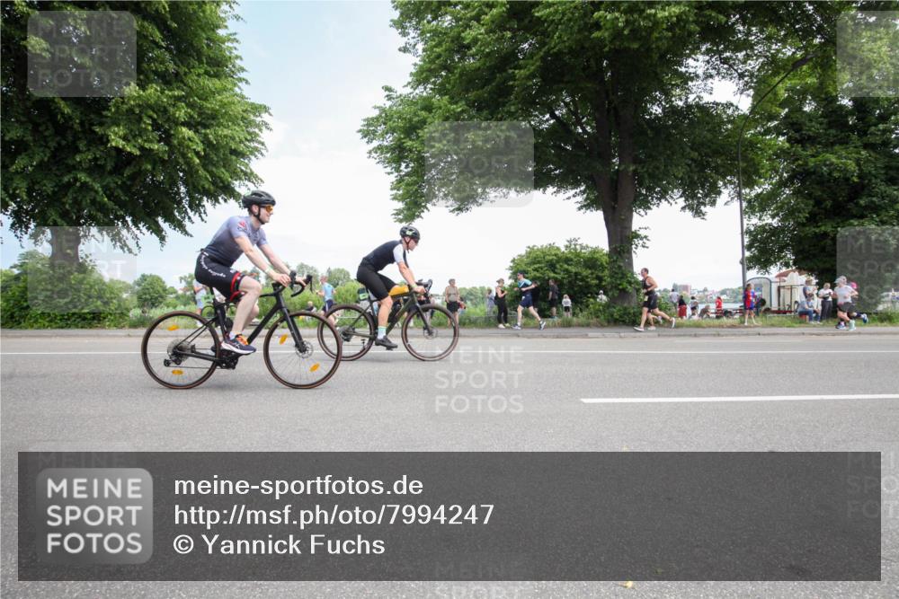 15.06.2025 - 7 Türme Triathlon Yannick Fuchs http://msf.ph/oto/7994247 15.06.2025 13:34:33 Radfahren 196, 910, 1074 meine-sportfotos.de