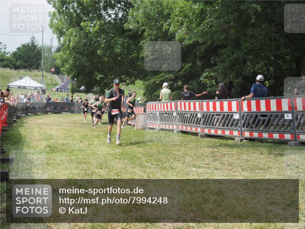21.06.2025 - 27. Vierlanden-Triathlon KatJ http://msf.ph/oto/7994248 15.06.2025 12:42:38 Ziel 36 meine-sportfotos.de