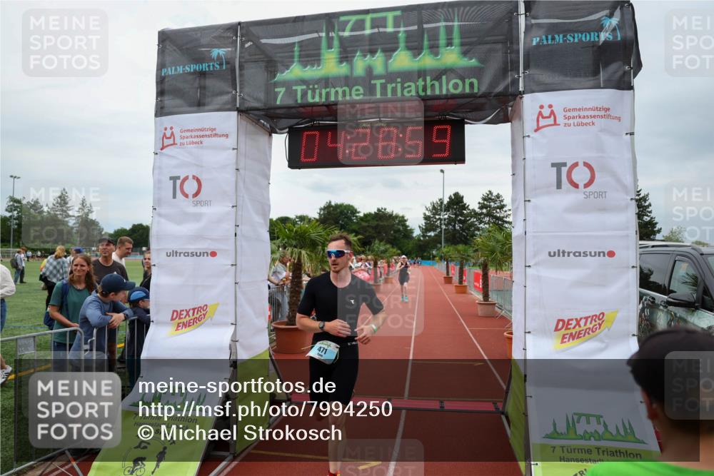 15.06.2025 - 7 Türme Triathlon Michael Strokosch http://msf.ph/oto/7994250 15.06.2025 14:28:58 Ziel 471, 1015 meine-sportfotos.de