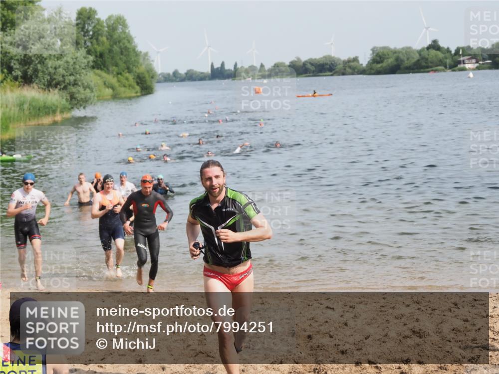 21.06.2025 - 27. Vierlanden-Triathlon MichiJ http://msf.ph/oto/7994251 15.06.2026 09:56:05 Schwimmen 268, 277, 285, 310, 312, 349, 357 meine-sportfotos.de