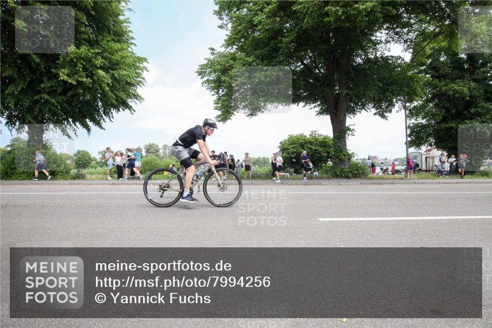15.06.2025 - 7 Türme Triathlon Yannick Fuchs http://msf.ph/oto/7994256 15.06.2025 13:34:36 Radfahren 910 meine-sportfotos.de