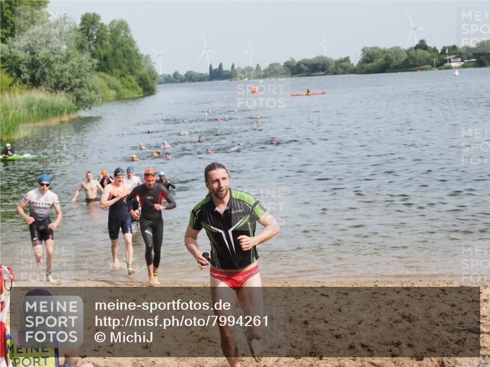21.06.2025 - 27. Vierlanden-Triathlon MichiJ http://msf.ph/oto/7994261 15.06.2026 09:56:05 Schwimmen 268, 277, 285, 310, 312, 349, 357 meine-sportfotos.de