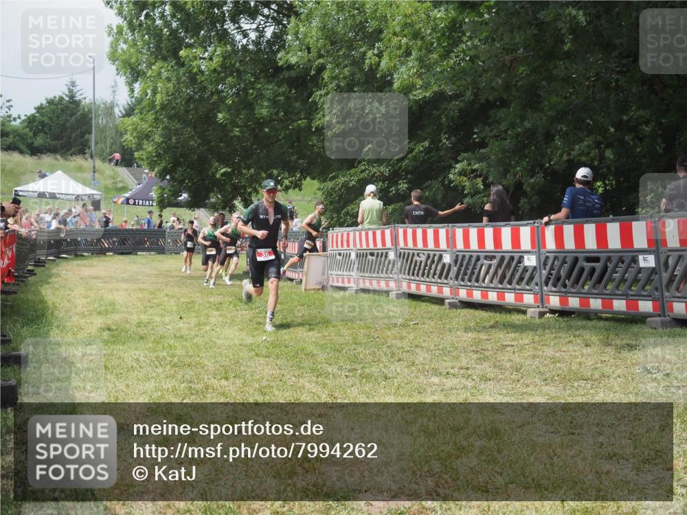 21.06.2025 - 27. Vierlanden-Triathlon KatJ http://msf.ph/oto/7994262 15.06.2025 12:42:38 Ziel 36 meine-sportfotos.de