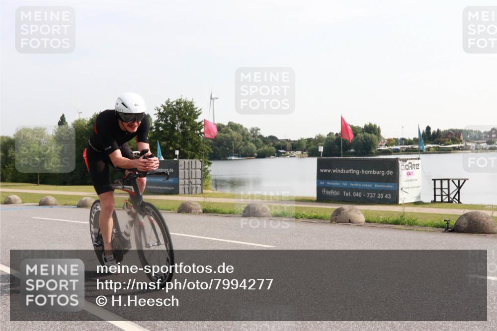15.06.2025 - 27. Vierlanden-Triathlon H.Heesch http://msf.ph/oto/7994277 15.06.2025 09:08:09 Radfahren 60 meine-sportfotos.de