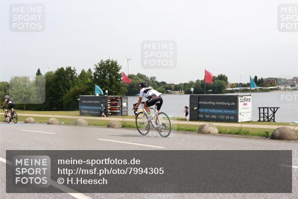 15.06.2025 - 27. Vierlanden-Triathlon H.Heesch http://msf.ph/oto/7994305 15.06.2025 11:21:26 Radfahren 248, 928 meine-sportfotos.de