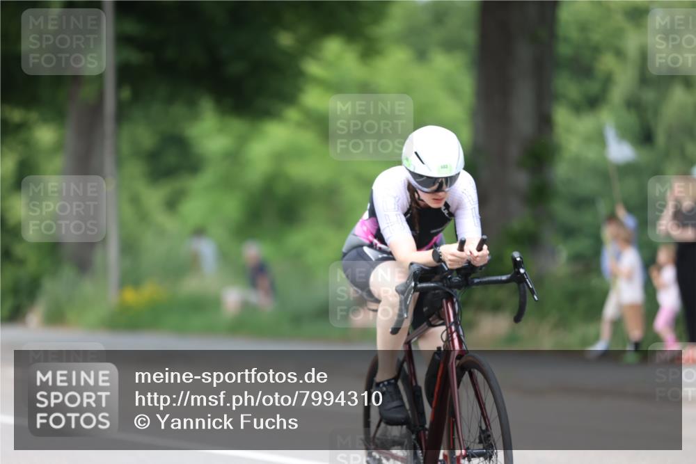 15.06.2025 - 7 Türme Triathlon Yannick Fuchs http://msf.ph/oto/7994310 15.06.2025 13:08:15 Radfahren 321, 338, 600, 603, 1065 meine-sportfotos.de