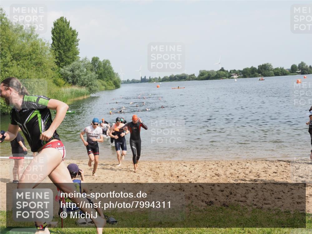 21.06.2025 - 27. Vierlanden-Triathlon MichiJ http://msf.ph/oto/7994311 15.06.2026 09:56:07 Schwimmen 268, 277, 285, 310, 312, 315, 349, 357 meine-sportfotos.de