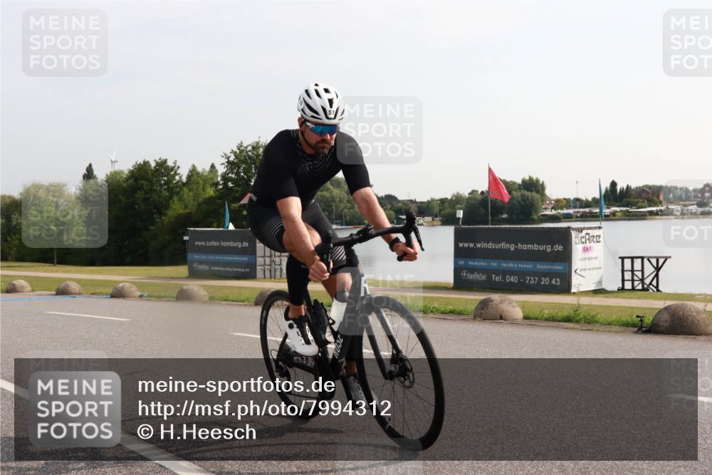 15.06.2025 - 27. Vierlanden-Triathlon H.Heesch http://msf.ph/oto/7994312 15.06.2025 09:08:23 Radfahren 51 meine-sportfotos.de