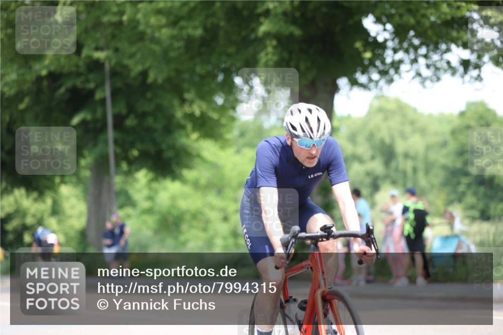 15.06.2025 - 7 Türme Triathlon Yannick Fuchs http://msf.ph/oto/7994315 15.06.2025 12:09:19 Radfahren 285, 292, 306 meine-sportfotos.de