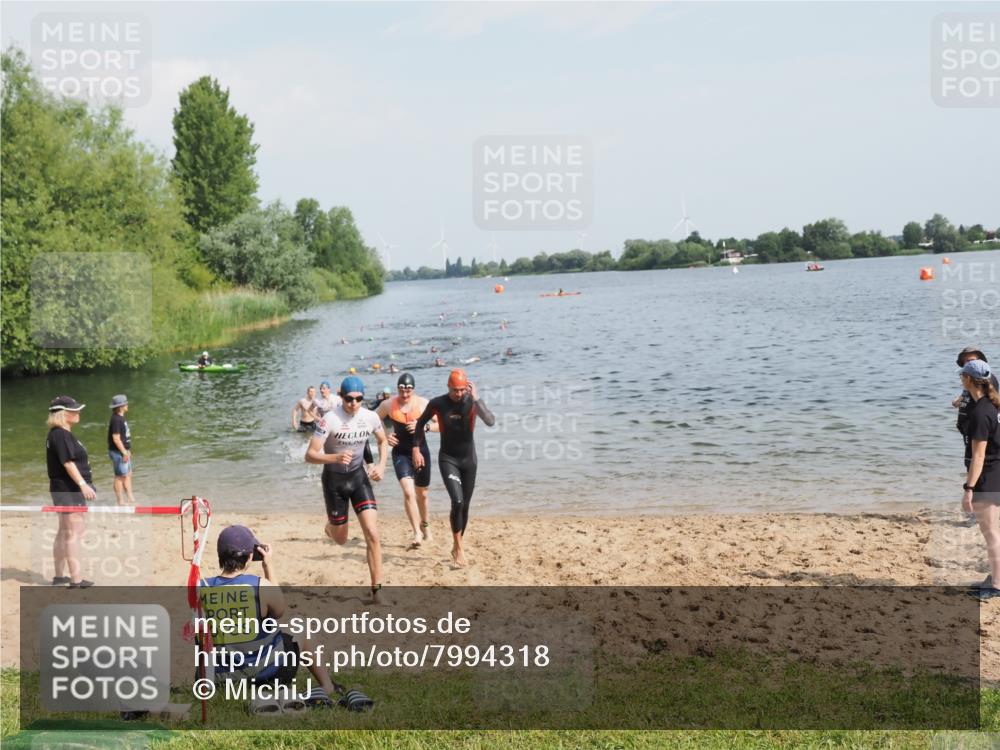 21.06.2025 - 27. Vierlanden-Triathlon MichiJ http://msf.ph/oto/7994318 15.06.2026 09:56:08 Schwimmen 268, 277, 285, 312, 315, 349, 357 meine-sportfotos.de