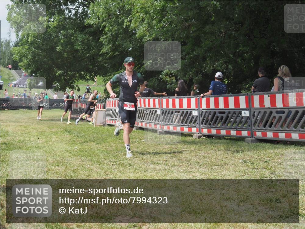 21.06.2025 - 27. Vierlanden-Triathlon KatJ http://msf.ph/oto/7994323 15.06.2025 12:42:39 Ziel 36 meine-sportfotos.de
